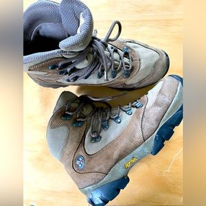 Merrell Eagle III 7" Hiking Trail Boots Hedge Stone Vibram Sole Women's 9.5